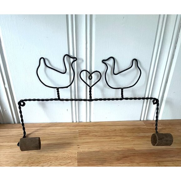 Primitive Twisted Wire Ducks & Heart Paper Towel Holder - Picture 1 of 6